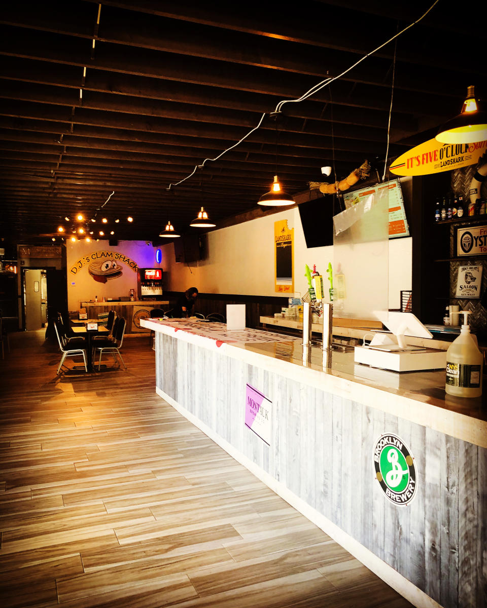 The bar and interior of DJ's Clam Shack in East Northport (Credit: Anthony Gentile)