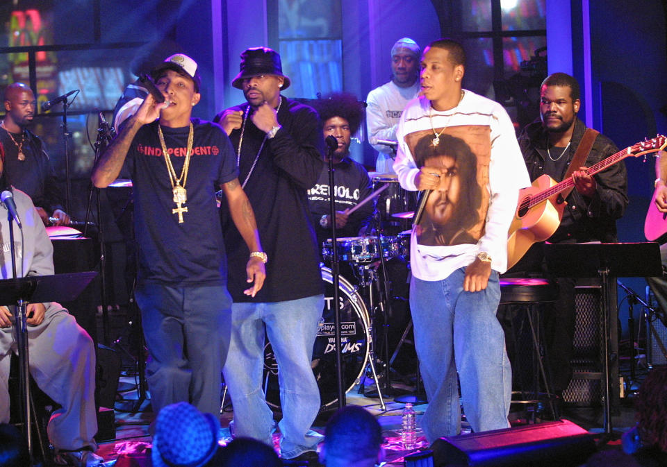 Jay-Z performs with Damon Dash, Pharell Williams