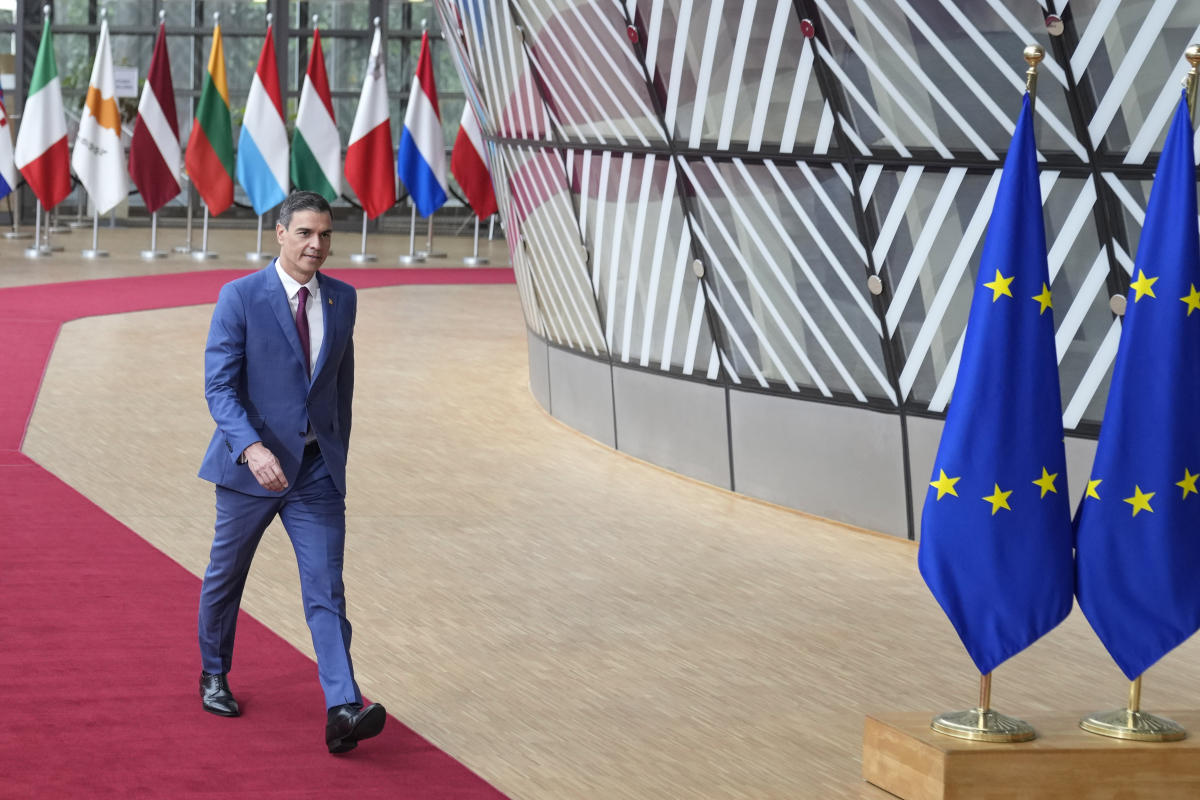 Sánchez visits Kyiv on the day Spain starts EU presidency to underline bloc's support for Ukraine