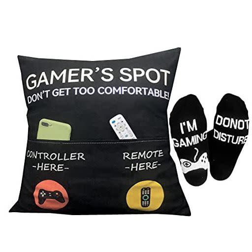 Gamer Pocket Throw Pillow Cover and Socks