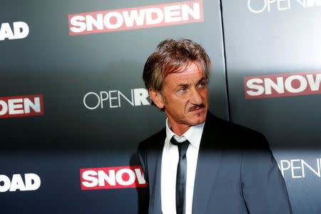 Actor Sean Penn attends the premiere of the film "Snowden" in Manhattan, New York, U.S., September 13, 2016. REUTERS/Andrew Kelly