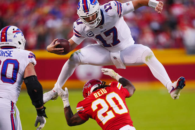 NFL Picks: Josh Allen vs. Aaron Rodgers, plus a rough start for Patrick  Mahomes and the Chiefs