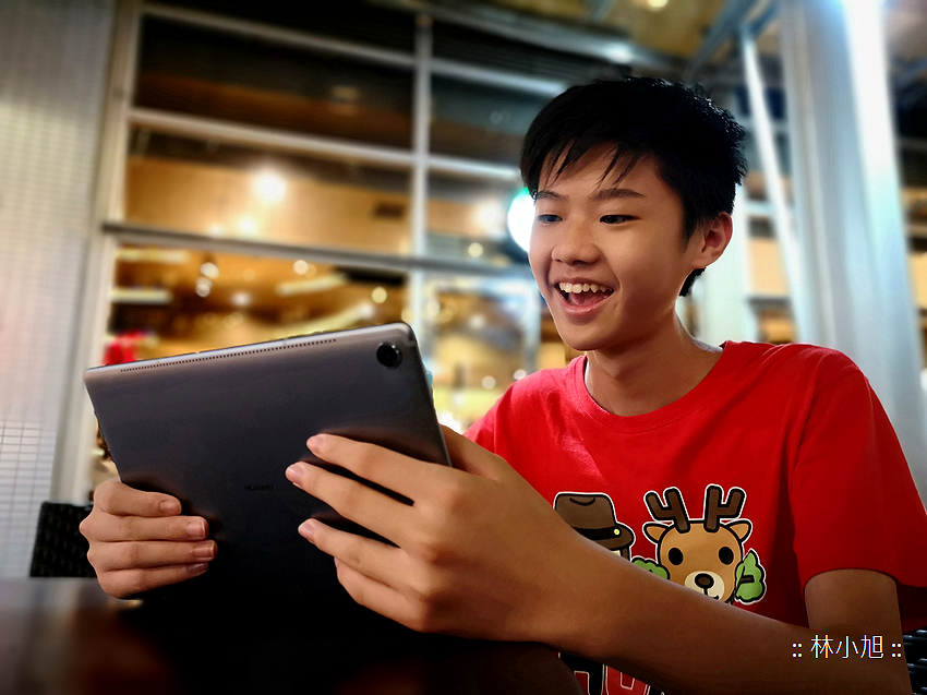 聲音最狂的 HUAWEI MediaPad M5 平板電腦開箱！大螢幕四喇叭與隨身平板手機該怎麼選呢？