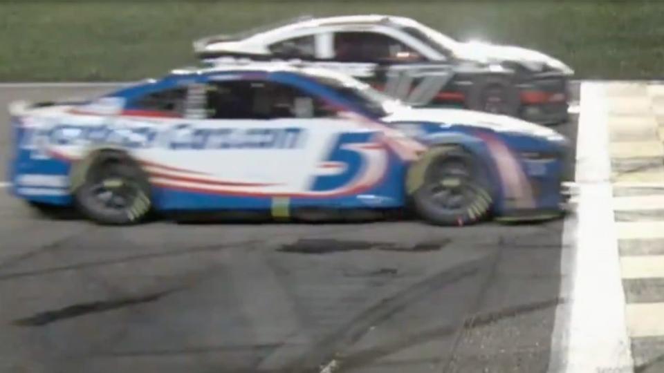 This Is What Winning by 0.001 Seconds In NASCAR Looks Like photo