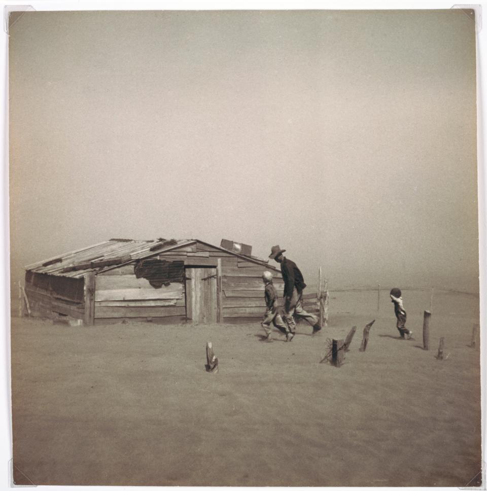 <p>Dust storm, Cimarron County, 1936. (Photo: The Cleveland Museum of Art, Norman O. Stone and Ella A. Stone Memorial Fund, 2001.91. © Arthur Rothstein, Library of Congress) </p>