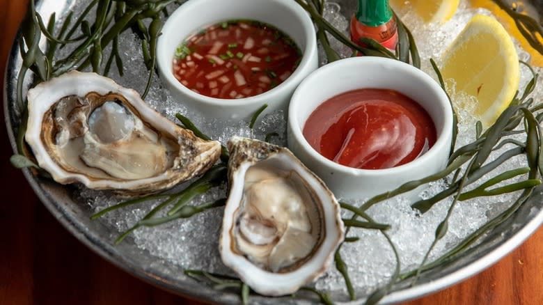 Close up steakhouse raw oysters