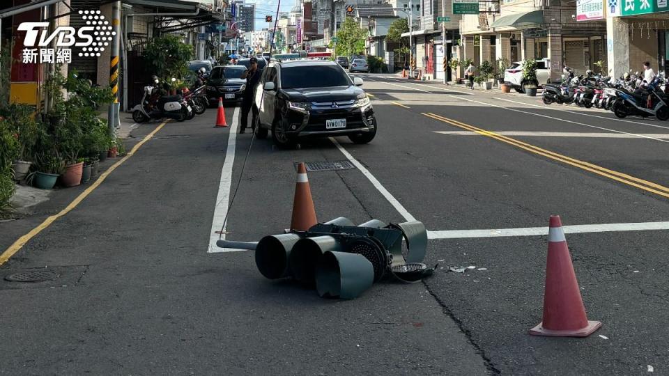 警方抵達現場時，當事駕駛已經駛離現場。（圖／TVBS）