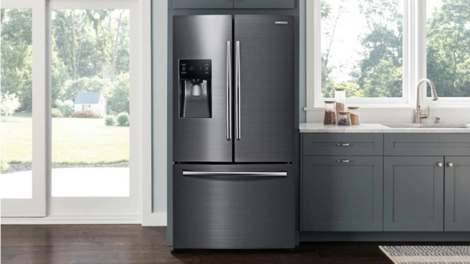 If you’re looking for a refrigerator built for a family, this is for you. We like the Samsung RF263BEAESG for its fingerprint resistant stainless steel, ability to store large items, and its smart shelving and drawers