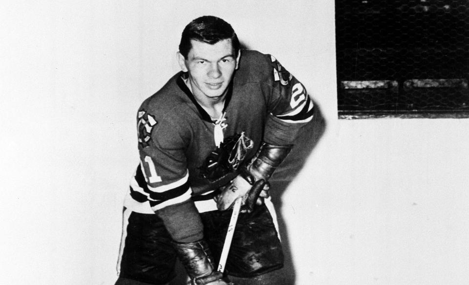 One of the NHL’s smallest players and biggest scorers, Blackhawks legend Stan Mikita died at 78 years old on Tuesday. (AP)