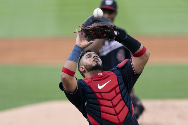 Red Sox beat Nationals 5-4 in series opener