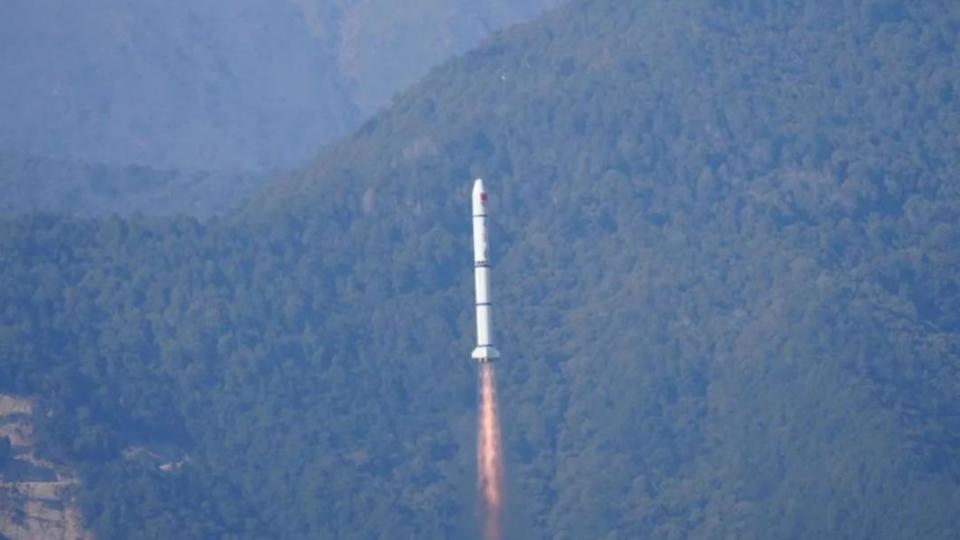 中國9日從西昌發射「愛因斯坦探針」衛星，台灣民眾收到國家級警報。（圖／翻攝自央視網）