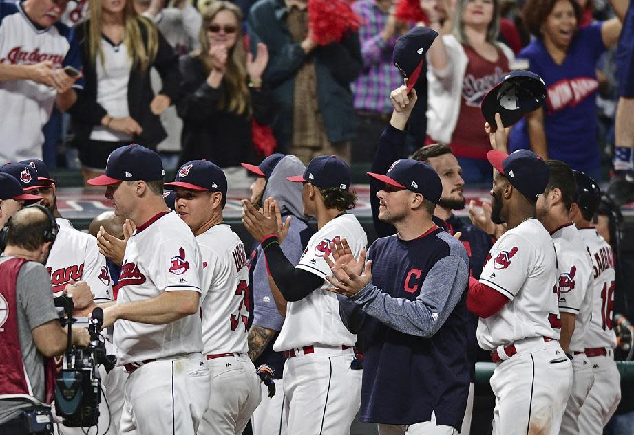 Cleveland Indians players thanks the fans moments after their 22-game winning streak came to an end. (AP)