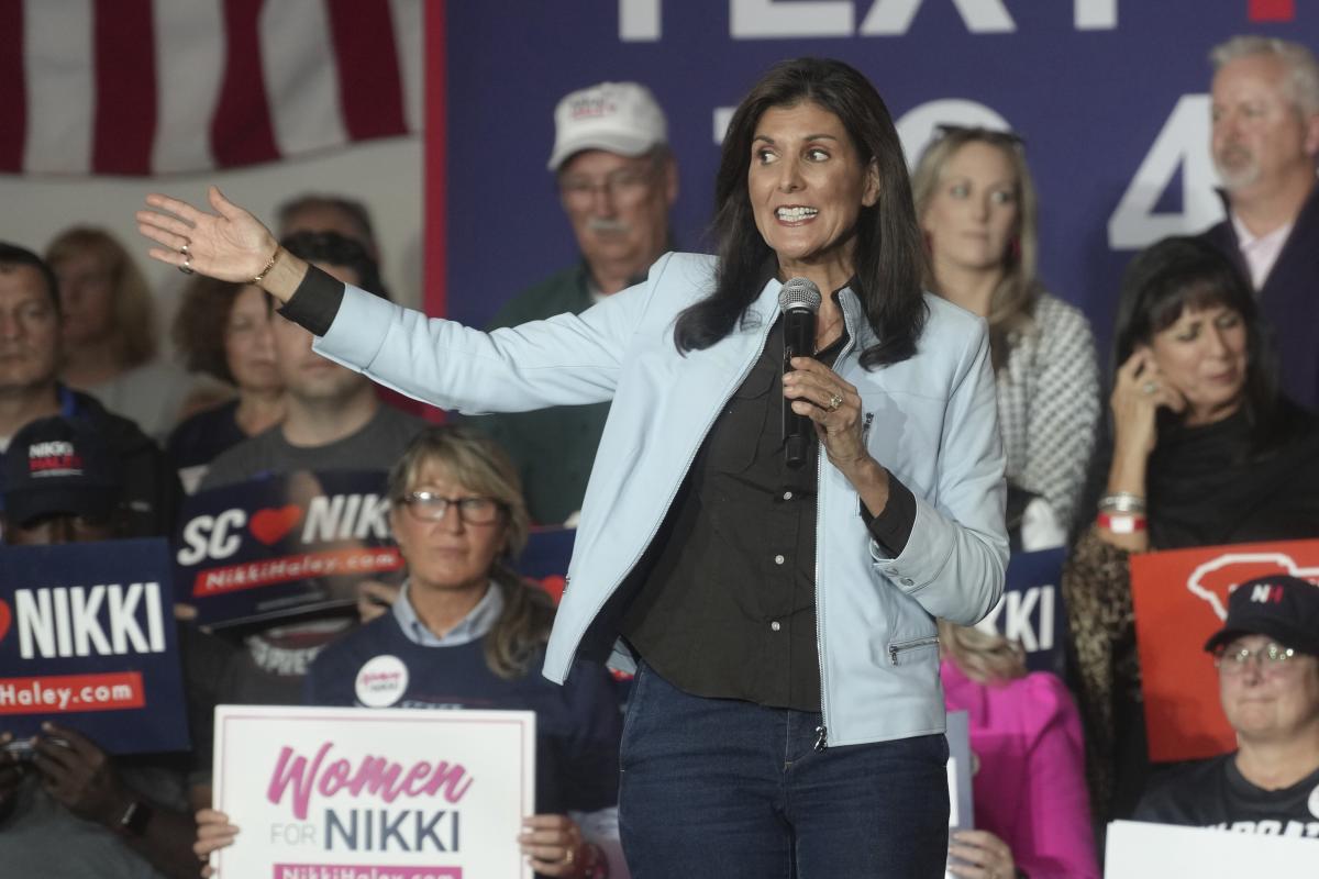Nikki Haley wins backing from powerful Koch network as she aims to take on Trump thumbnail