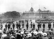 <p>Even in the early 1900s, large crowds gathered to see the ceremony. </p>