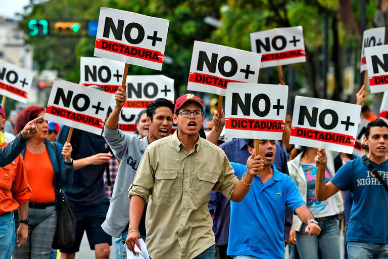 Protestas contra el presidente Maduro en las calles de Caracas