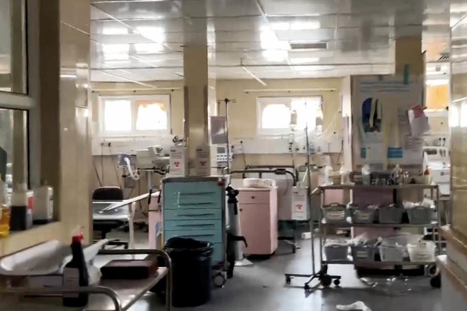 Medical equipment in the pediatric ICU at the Al Nasr Children's Hospital (Al Mashhad Reporter in Gaza Mohamed Baalousha)