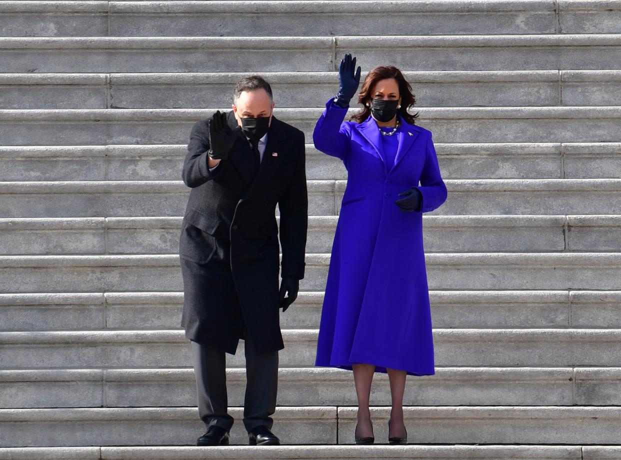 Doug Emhoff struggles with protocol after inauguration  (POOL/AFP via Getty Images)