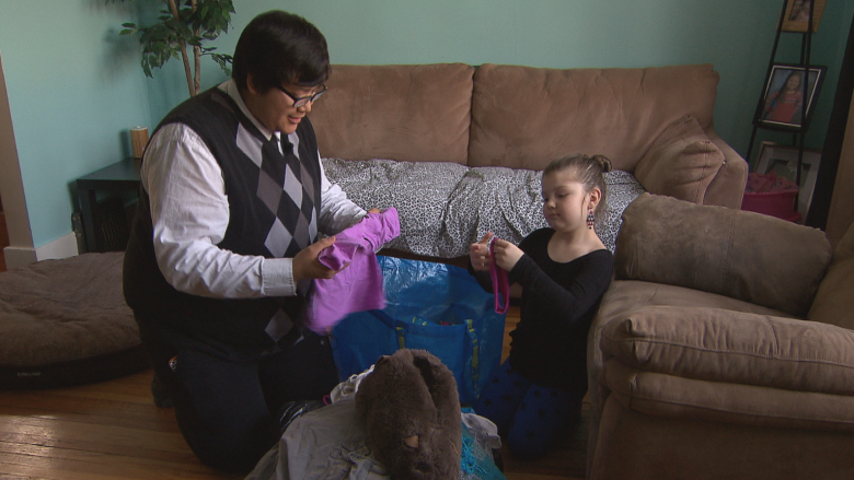 Winnipeg girl, 5, helps other kids with clothing drive