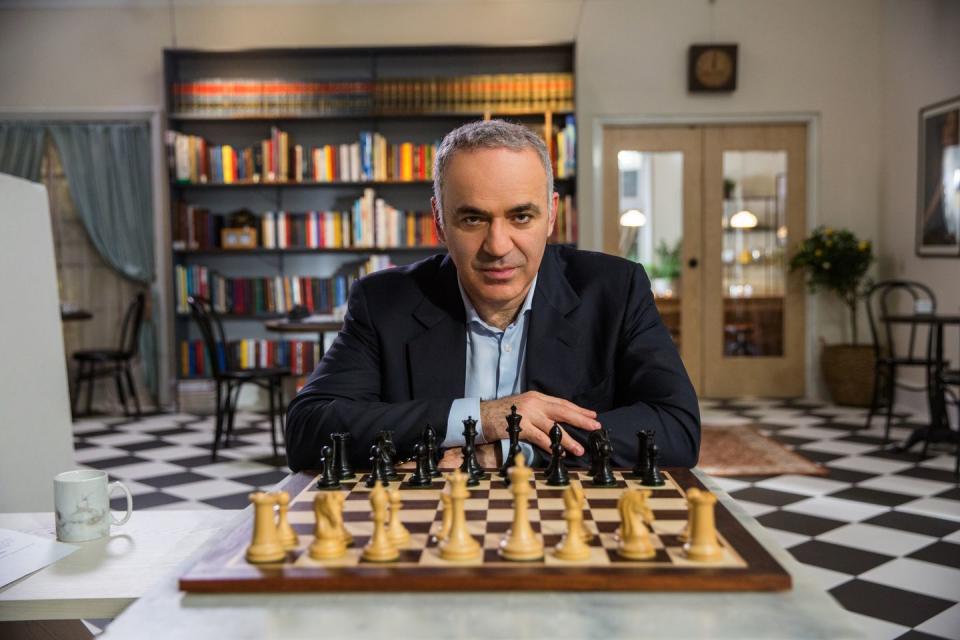 Gary Kasparov Teaches Chess