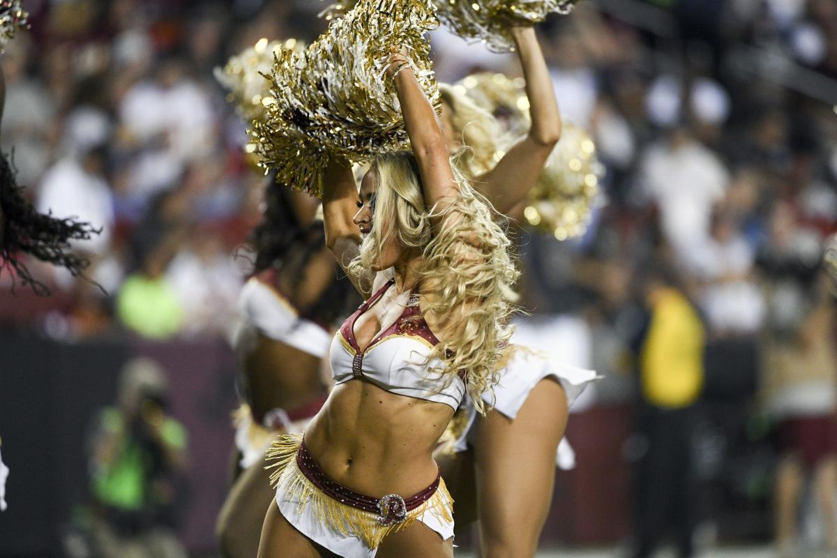 3,154 Washington Redskins Cheerleaders Stock Photos, High-Res Pictures, and  Images - Getty Images