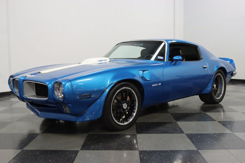 <img src="1971-trans-am.jpg" alt="A 1971 Pontiac Trans Am Restomod">