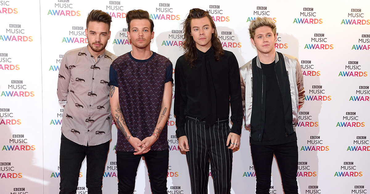Harry Styles’ One Direction bandmates have shown their support following the death of the singer’s stepfather