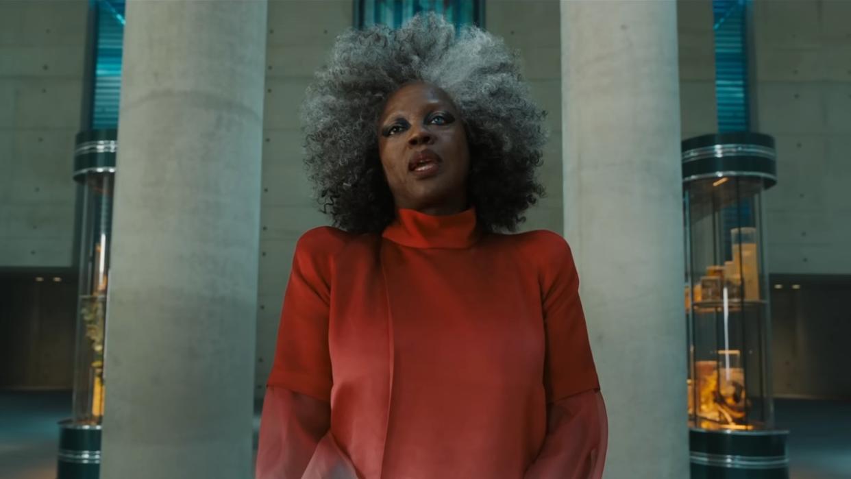  Dr. Volumnia Gaul (Viola Davis) speaking with Coriolanus Snow in The Hunger Games: The Ballad of Songbirds and Snakes. 