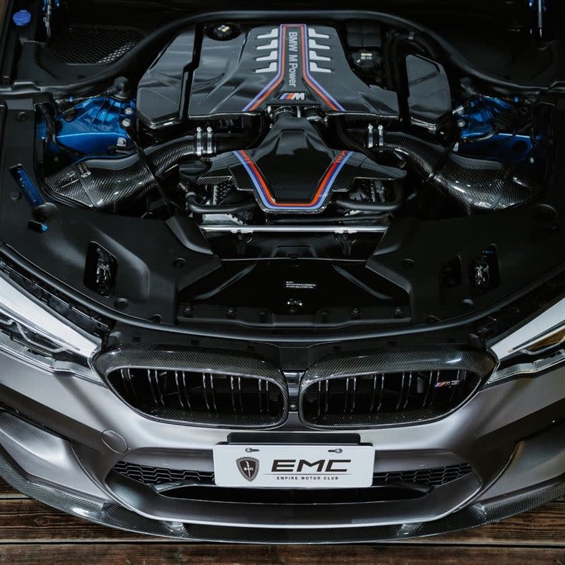 王陽明的愛車收藏中還有一輛BMW F90 M5。（圖／翻攝自王陽明IG）