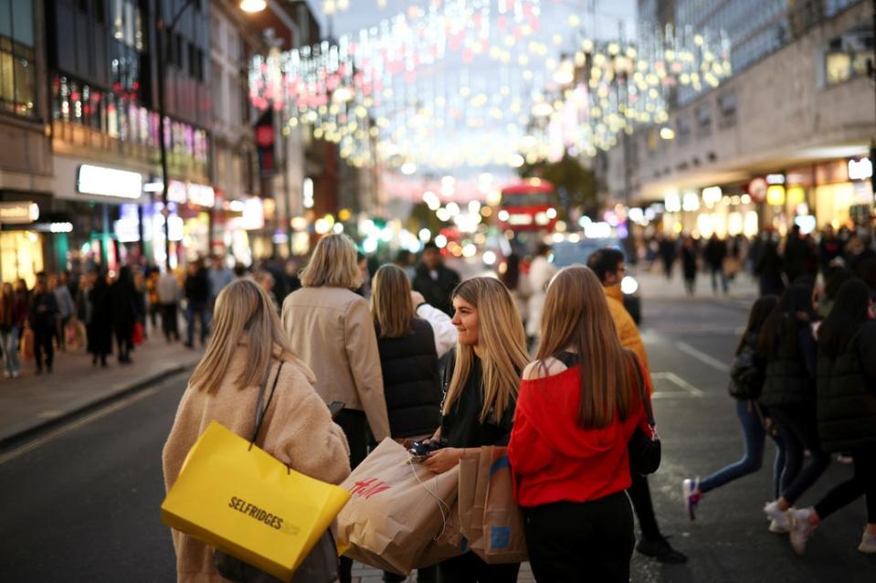 UK retail sales rose in November  (REUTERS)