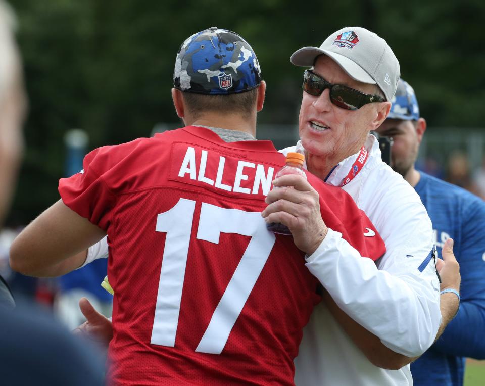 Jim Kelly took in practice Wednesday and met up with Josh Allen on the field afterward.