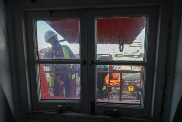 HMS Victory undergoes her biennial painting at the National Museum of the Royal Navy’s Portsmouth Historical Dockyard. Since 2015, the ship has been painted in the colours she was in at the time of the Battle of Trafalgar in 1805