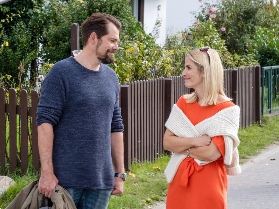 Daniel Fehlow und Susan Sideropoulos bei den Dreharbeiten zu "Leon - Glaub nicht alles, was du siehst". (Bild: RTL / Oliver Ziebe )