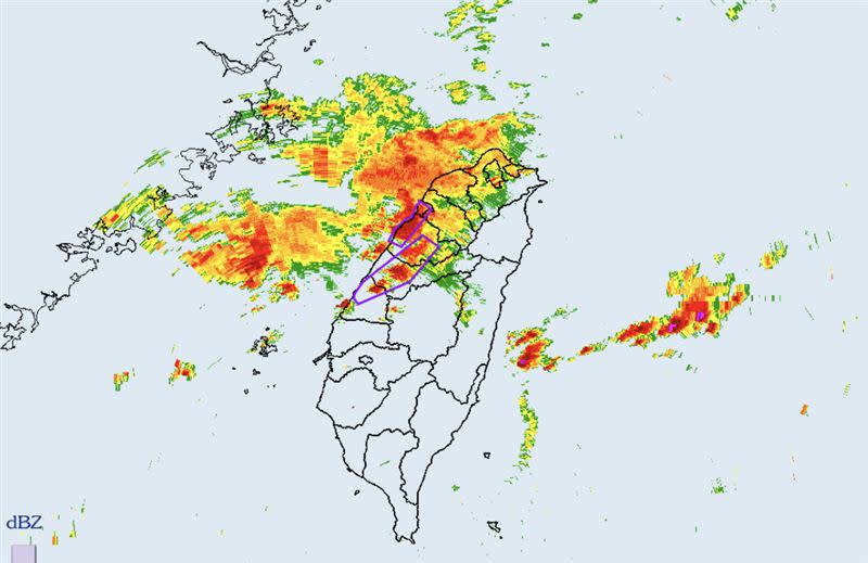 氣象署今早發布大雷雨即時訊息。（圖／翻攝自氣象署）