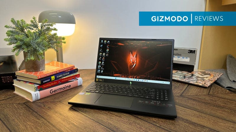 The Acer Nitro V 15 gaming laptop packs a fair bit of power in its frame for less than $1,000 MSRP, but you’ll still need to play it plugged in. - Image: Kyle Barr / Gizmodo