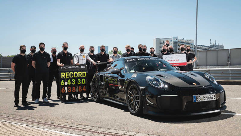 Manthey Racing一同為911 GT2 RS裝上消費者也買得到的Manthey Performance Kit套件，順利在20.8公里長的紐北賽道跑出6分43秒300最速紀錄。(圖片來源/ Manthey)