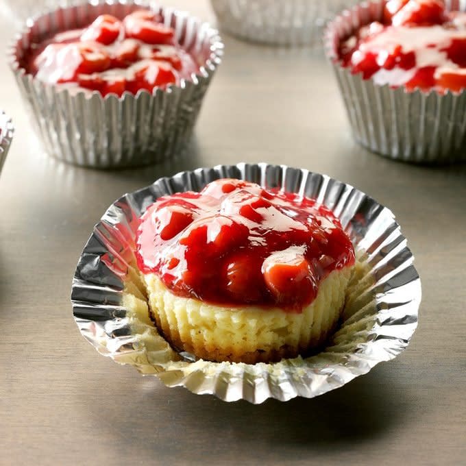 Mini Cherry Cheesecakes Exps Thfm18 468 D09 19 7b 5