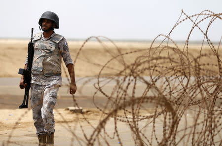A Saudi border guard patrols Saudi Arabia's maritime border with Yemen along a beach on the Red Sea, near Jizan, April 8, 2015. REUTERS/Faisal Al Nasser