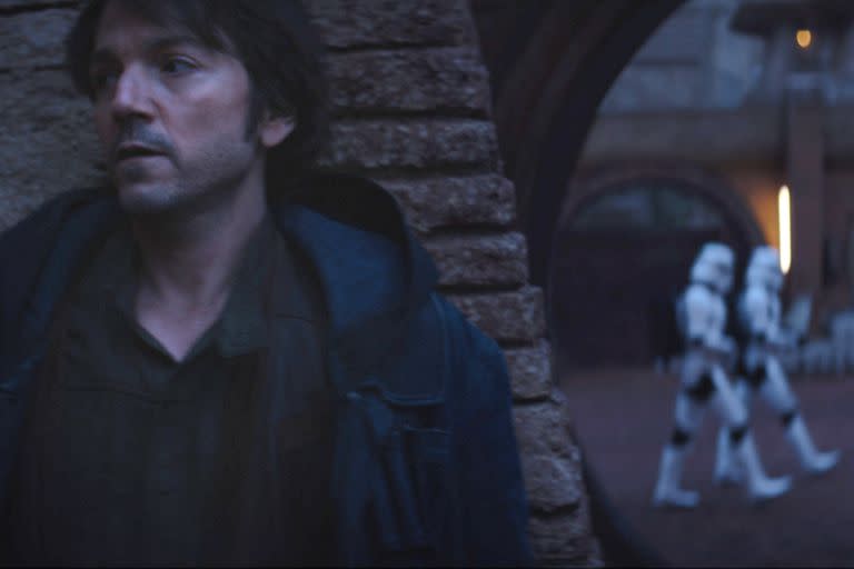 Cassian Andor (Diego Luna) in Lucasfilm's ANDOR, exclusively on Disney+. ©2022 Lucasfilm Ltd. & TM. All Rights Reserved.