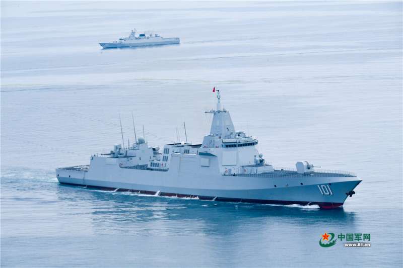 解放軍。055型飛彈驅逐艦「南昌艦」。（中國軍網）