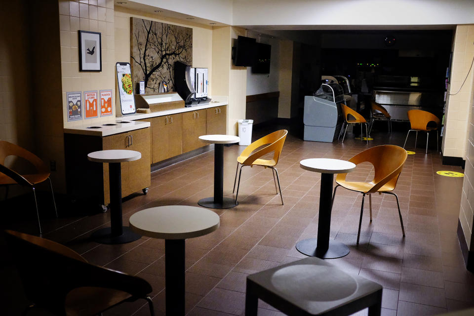 An empty Senate cafeteria. (Frank Thorp V / NBC News)