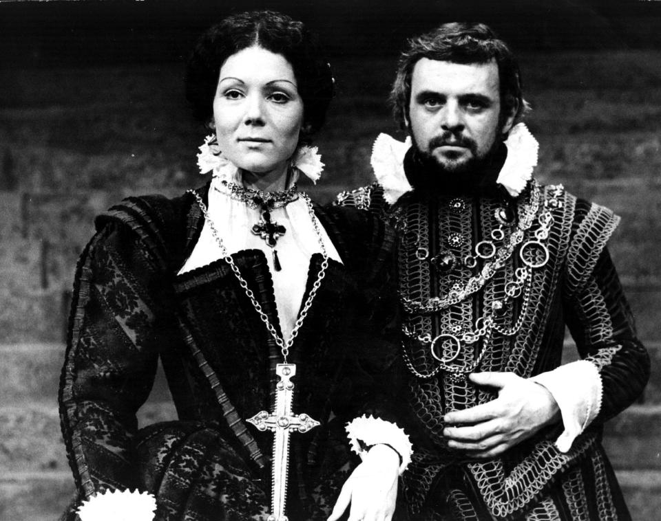 Diana Rigg as Lady Macbeth with Anthony Hopkins as Macbeth (National Theatre) at the Old Vic in 1972   - Steve Wood/Getty