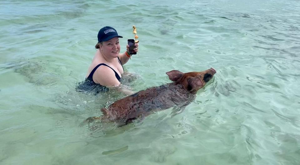 lauren mack swimming with pig during magaritaville at sea