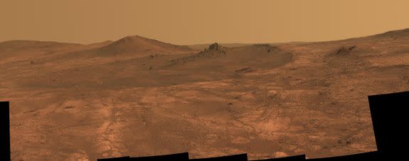A view of Mars' "Spirit of St. Louis" crater, taken by Opportunity in April 2015.