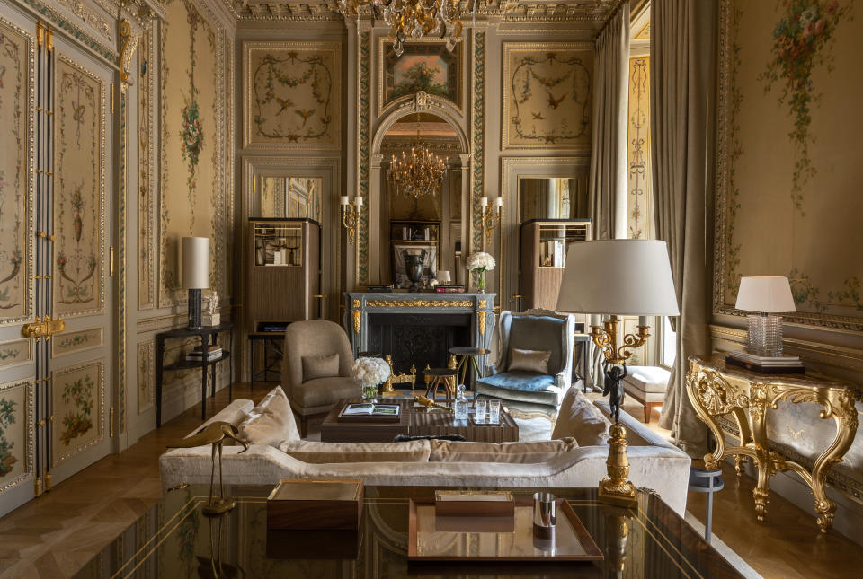 The living room of Suite Duc de Crillon in Paris