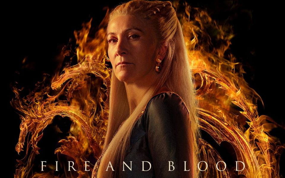 In Westeros herrscht nach dem Tod des Königs ein brutaler Bürgerkrieg - doch Prinzessin Rhaenys (Eve Best) hält es nicht davon ab, mit ihrem Drachen Meleys für eine große Überraschung zu sorgen.  (Bild: 2022 Home Box Office, Inc.)
