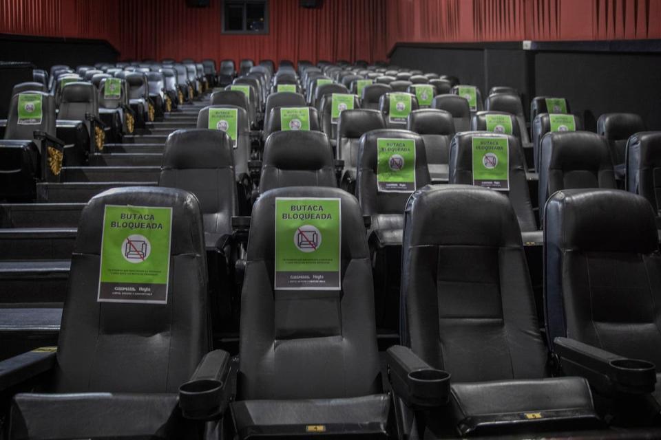 En el Cinemark Palermo, las butacas ya están preparadas según el protocolo que espera aprobación del Gobierno