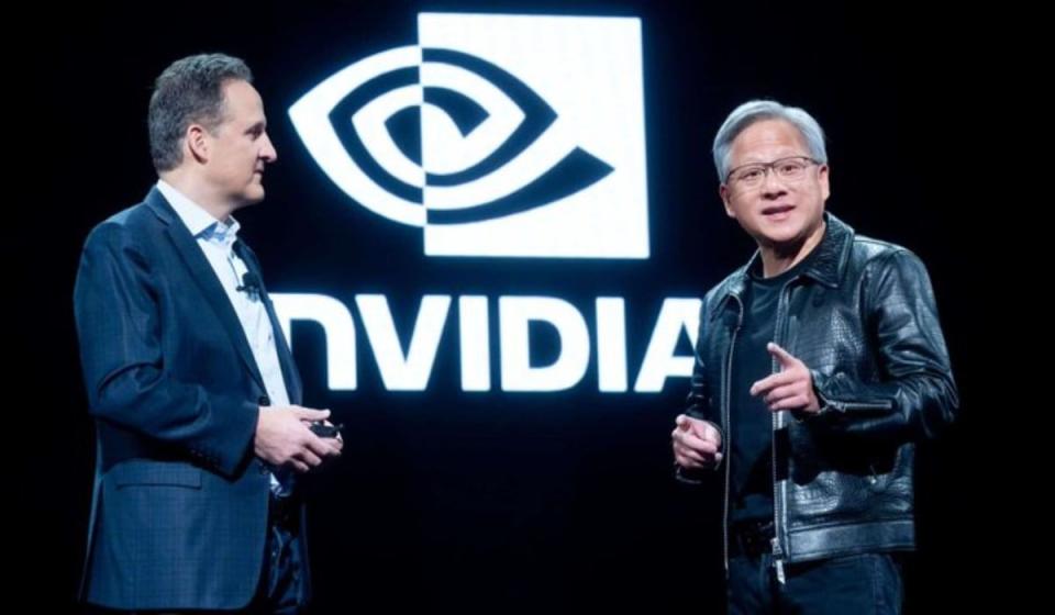 Adam Selipsky, CEO de AWS y Jen-Hsung Huang, CEO de Nvidia/Imagen: AWS
