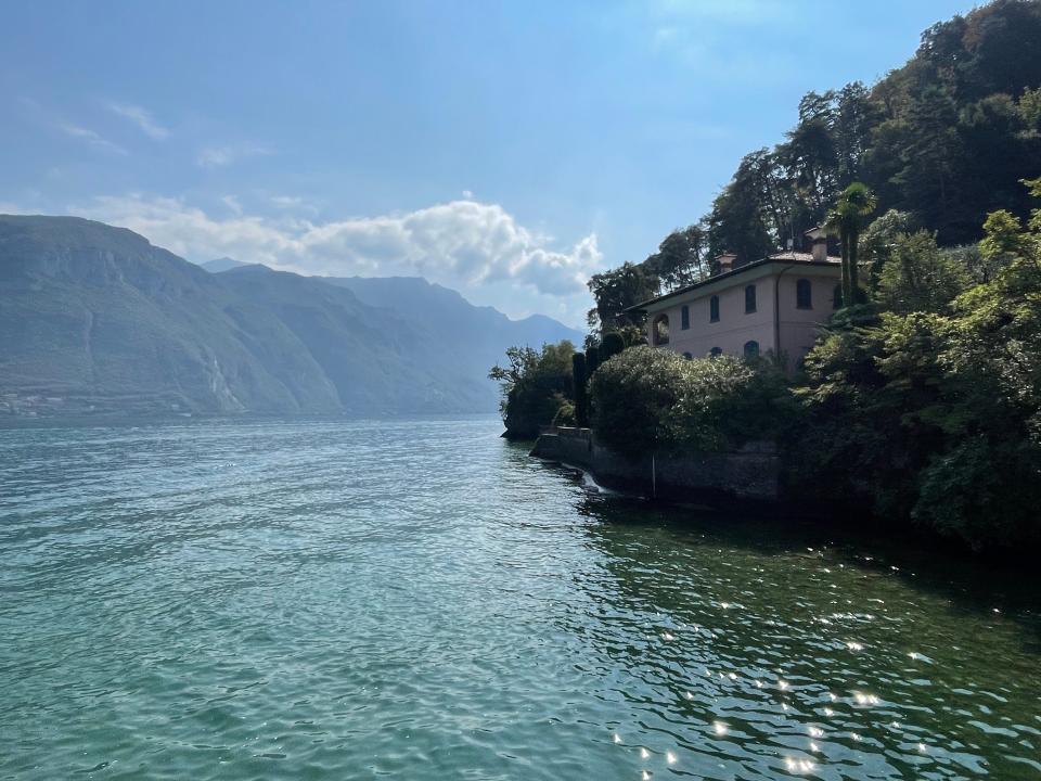 An image of Bellagio in Italy where the lake forks