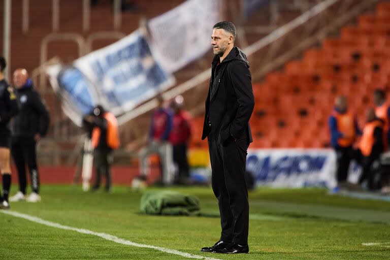 Martín Demichelis, entrenador de River, con un rostro de preocupación tras lo que fue la primera etapa