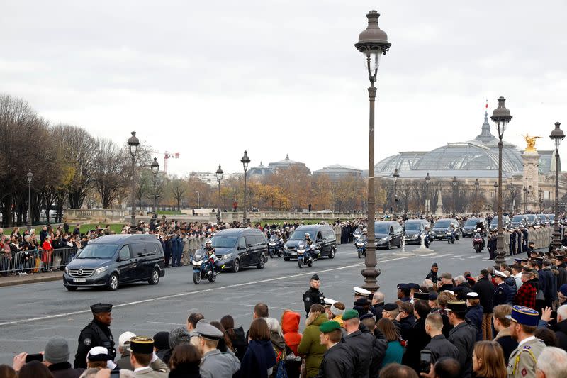 National ceremony in Paris to pay respect to the thirteen French soldiers killed in Mali